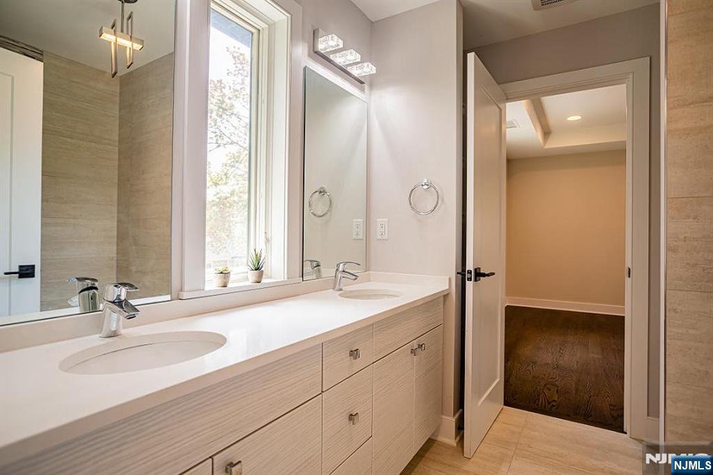 JACK & JILL BATHROOM