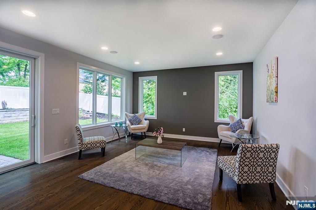 FAMILY ROOM WITH SLIDING DOOR TO PATIO