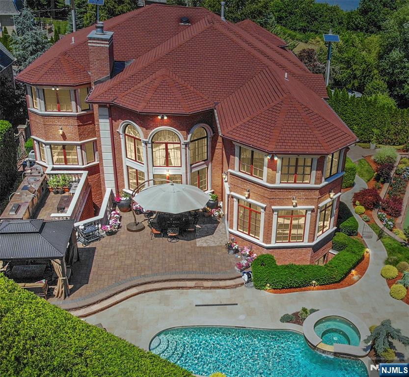 2 Euclid Road