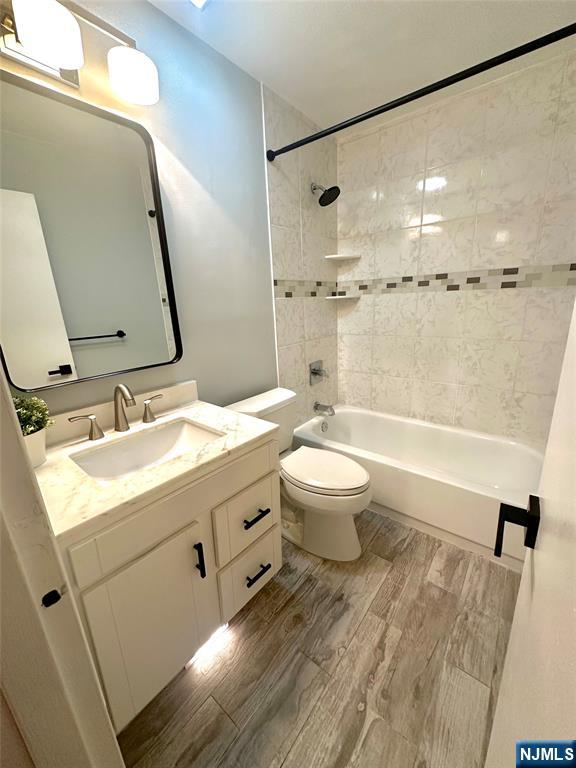38-02 Dobrin Court 3802B - Photo 5