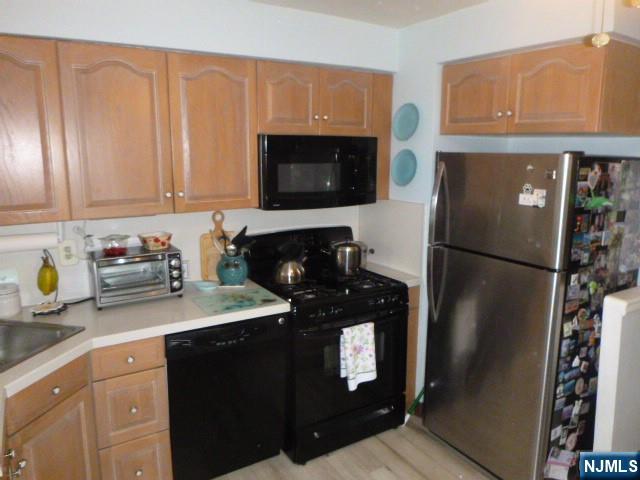 61 Aladdin Avenue - Photo 4