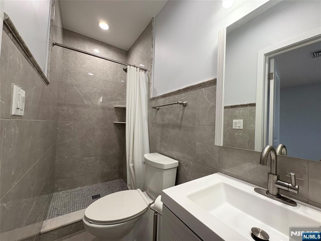 11 Holland Avenue - Photo 4
