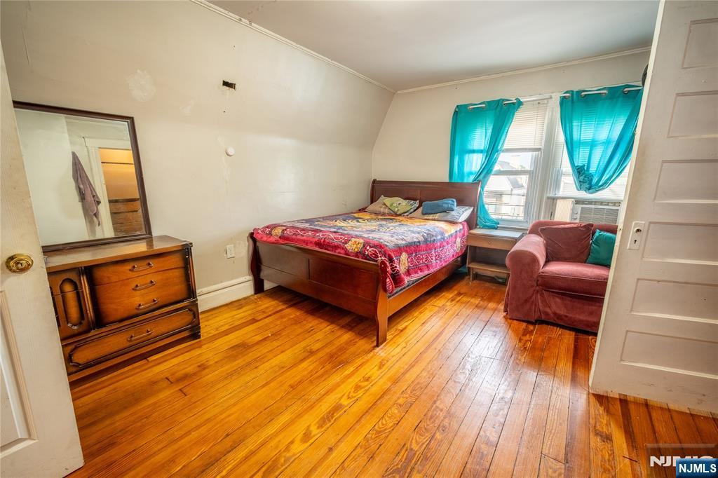 352 7th Street