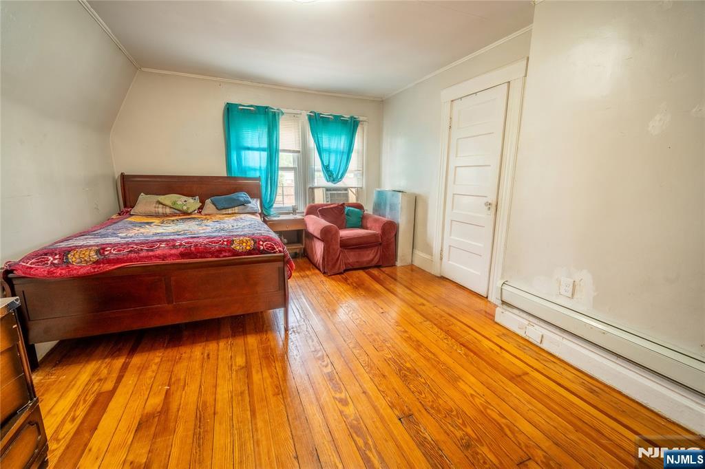 352 7th Street