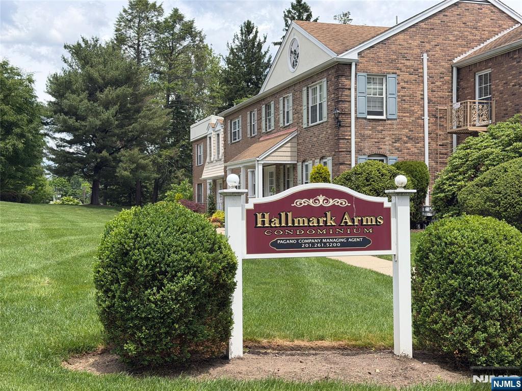 358 Maple Avenue 3584 - Photo 1