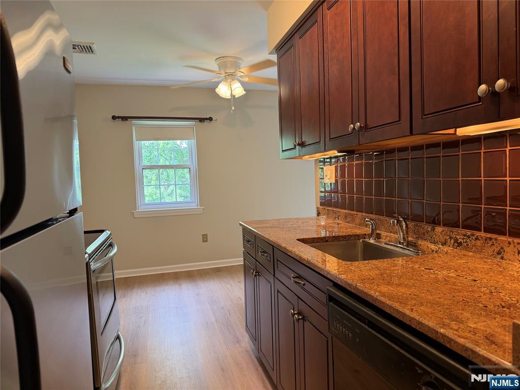 358 Maple Avenue 3584 - Photo 5