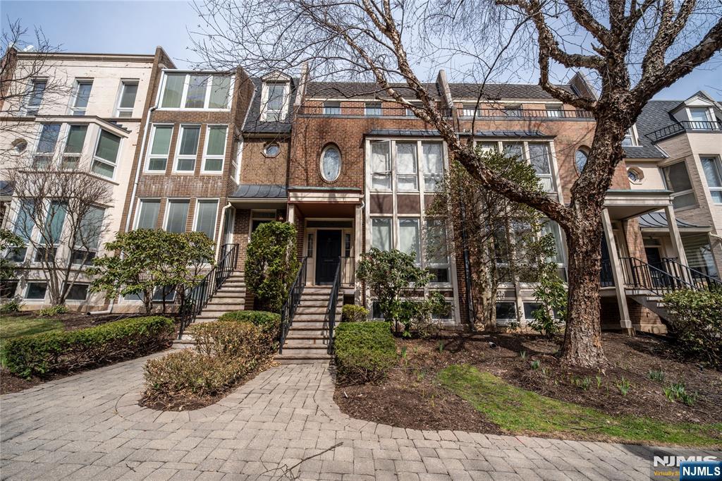 130 Kensington Drive - Photo 2