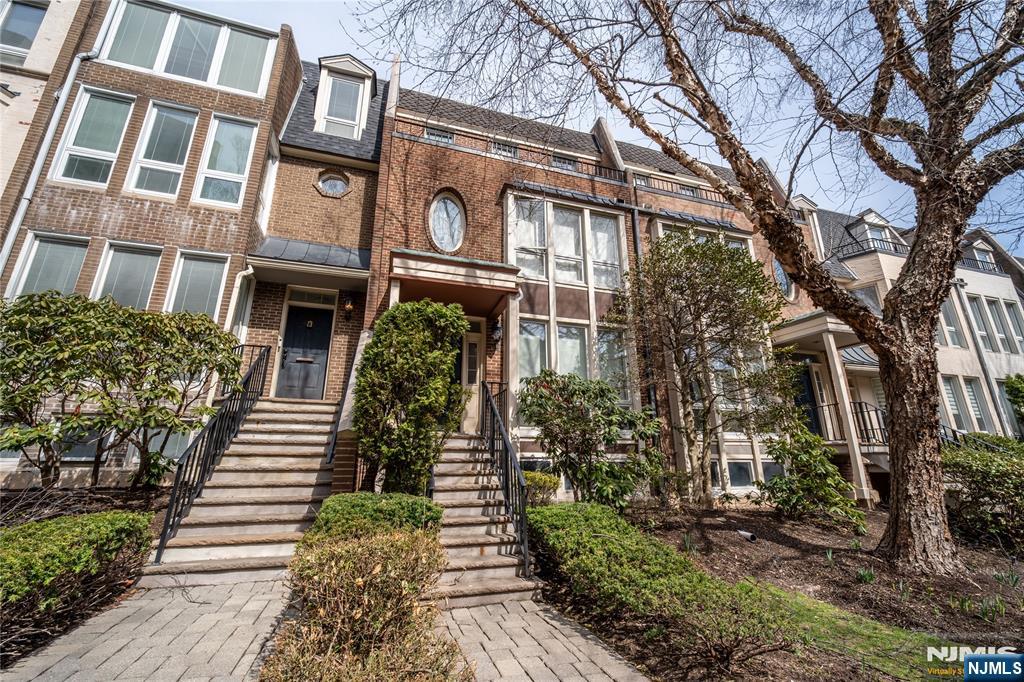 130 Kensington Drive - Photo 3