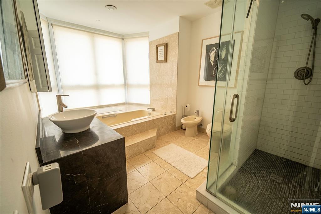 130 Kensington Drive — photo 23