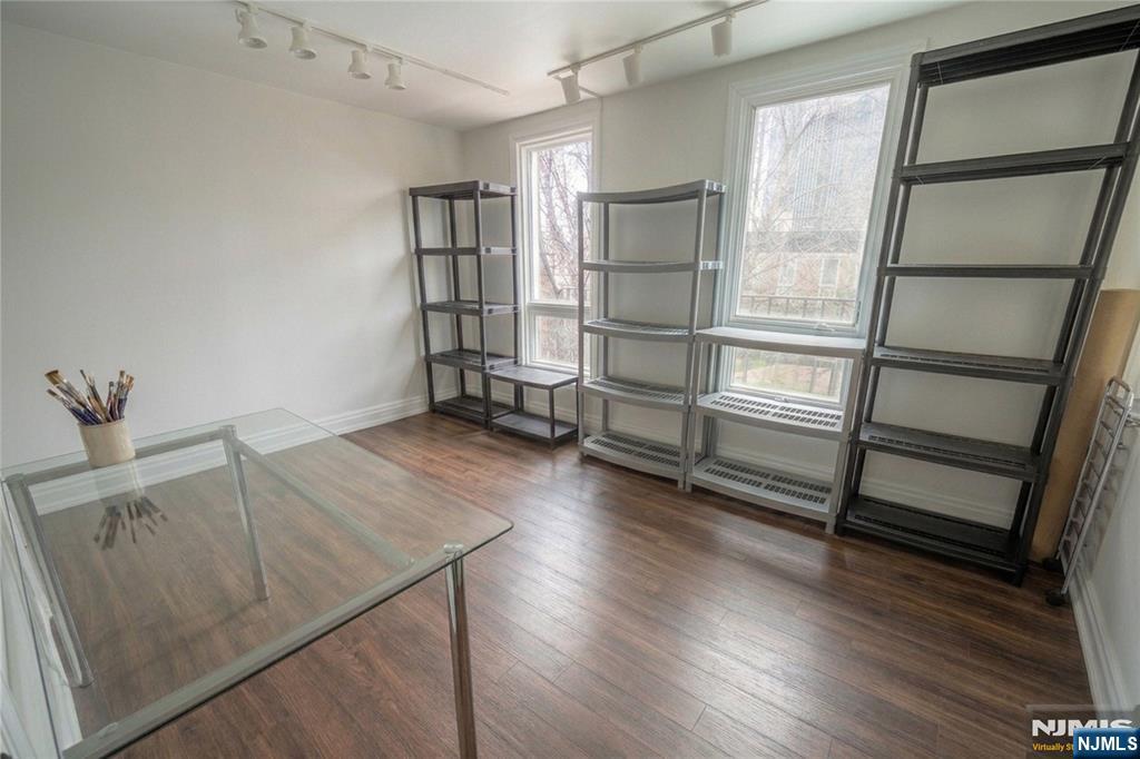 130 Kensington Drive — photo 32