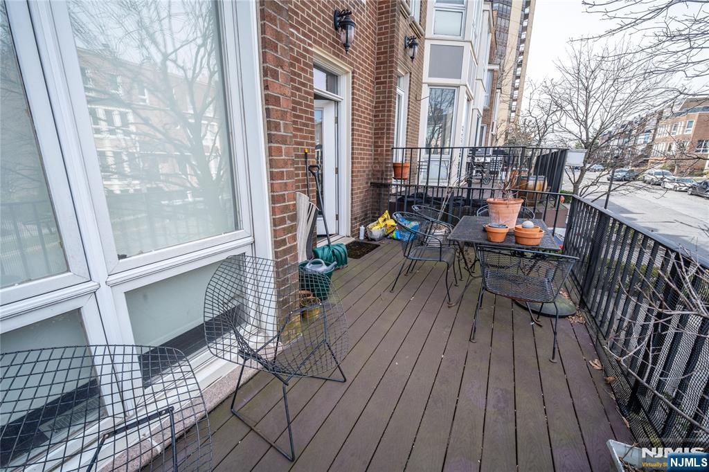 130 Kensington Drive — photo 35
