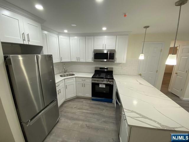 2002 Hawthorne Lane - Photo 5