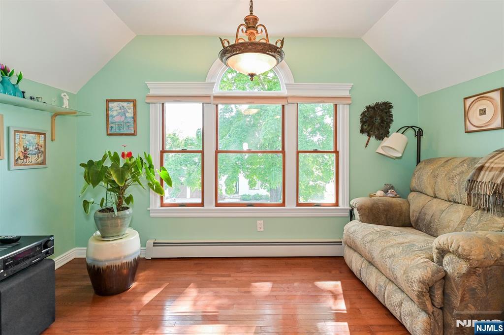 111 Magnolia Avenue