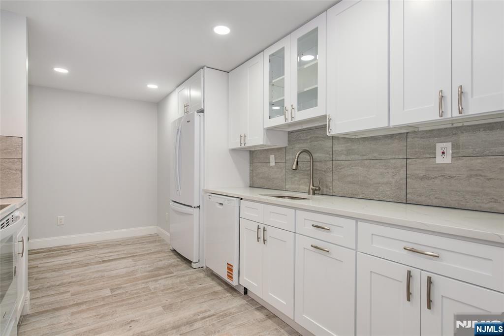 446 Passaic Street 3F - Photo 3