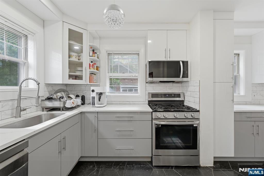 285 Hudson Avenue