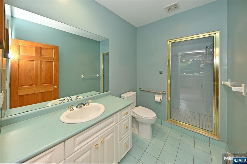 50 Midland Avenue — photo 12