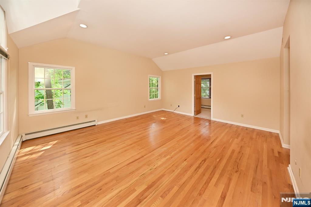 50 Midland Avenue — photo 17