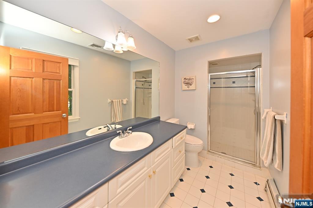 50 Midland Avenue — photo 22