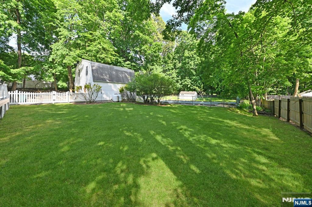 50 Midland Avenue — photo 28