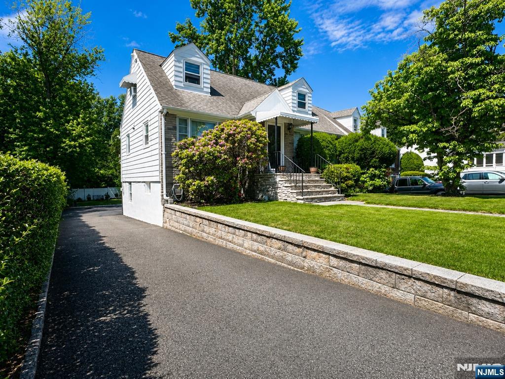 176 Mount Pleasant Avenue - Photo 4