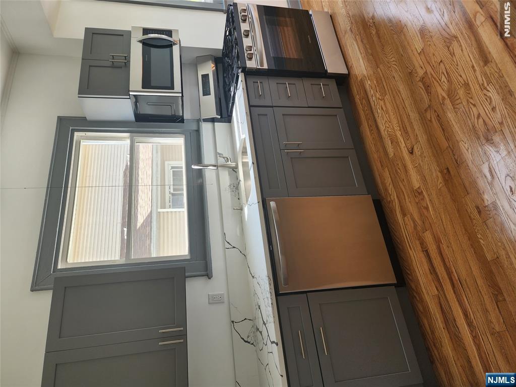 32 Euclid Avenue 1 - Photo 4