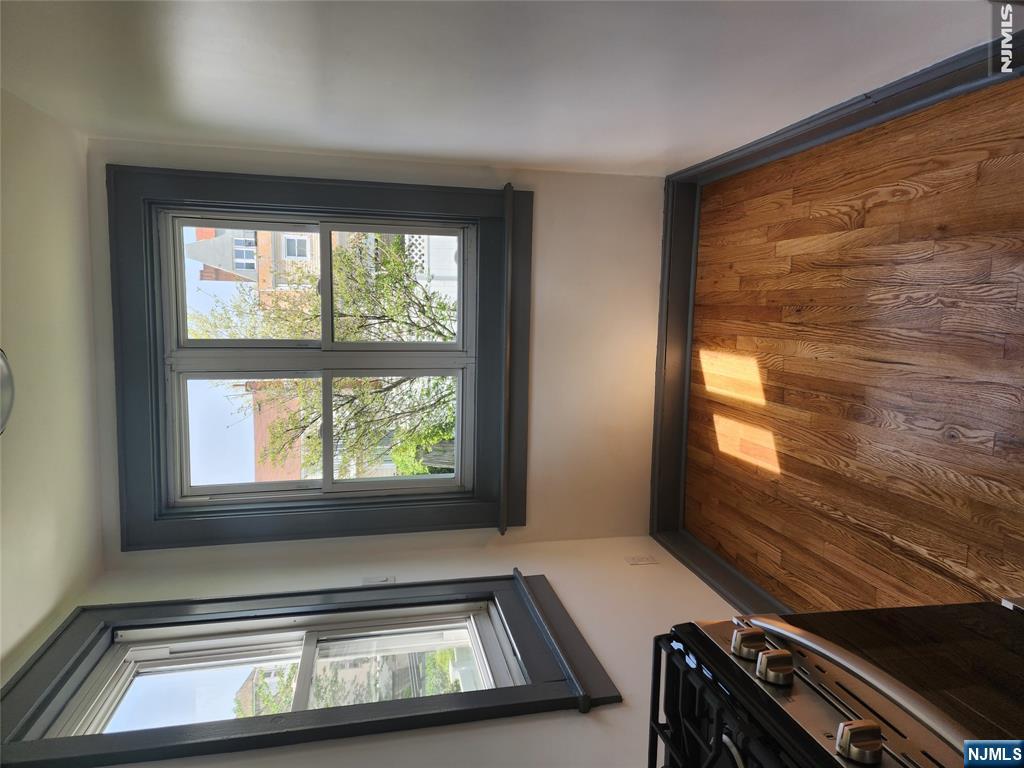 32 Euclid Avenue 1 - Photo 5