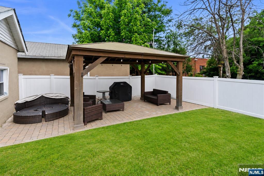 62 Vreeland Avenue