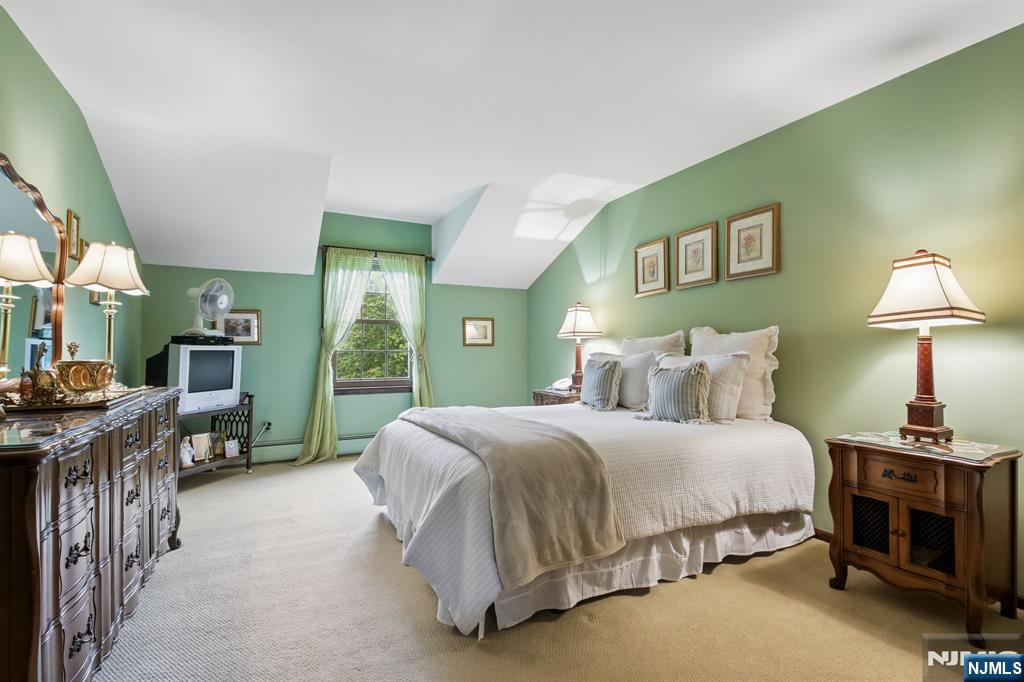 15 Bourbon Street, Wayne, NJ 07470 Listing Photo  16