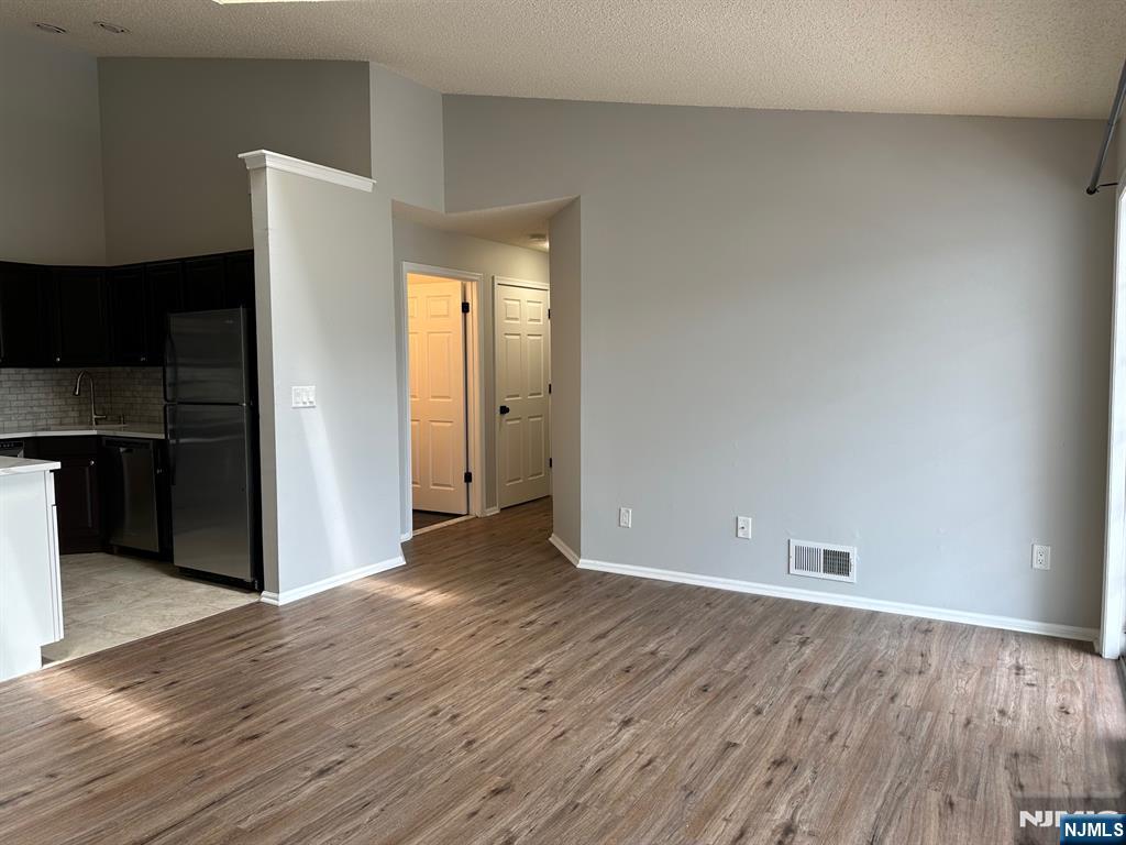 965 Juniper Way 965 - Photo 4
