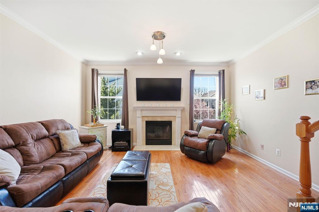 424 Hartford Drive - Photo 2