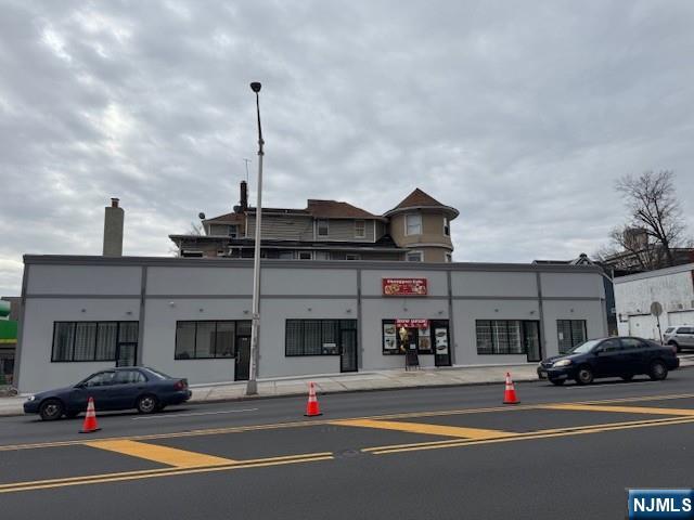 225-233 Central Avenue - Photo 2