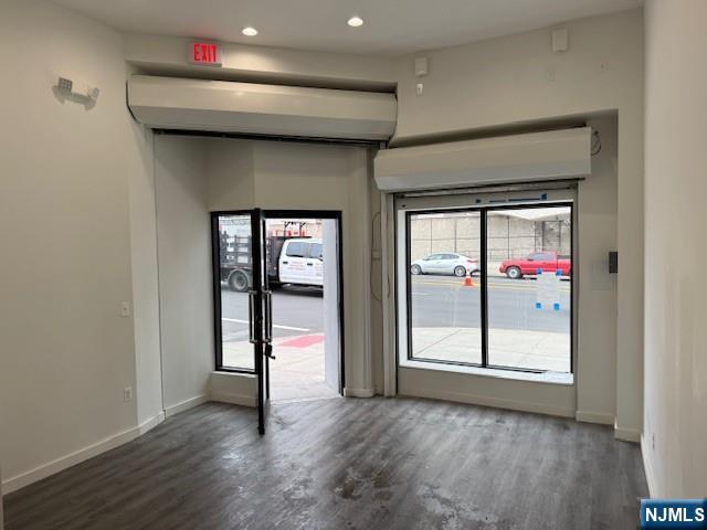225-233 Central Avenue — photo 7