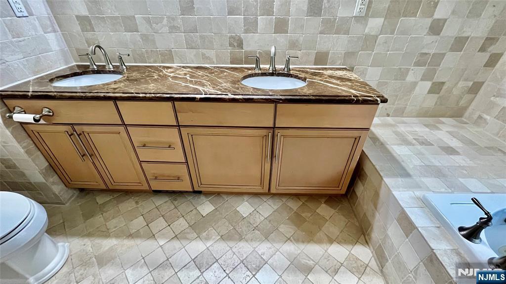 DOUBLE SINKS