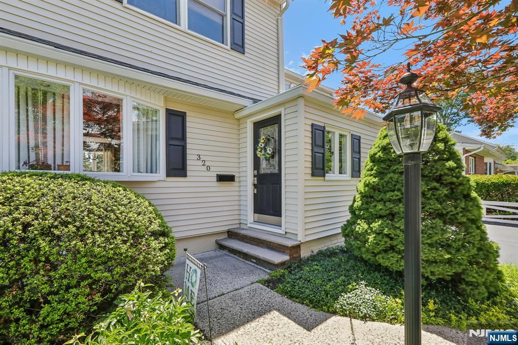 320 Jordan Road - Photo 3