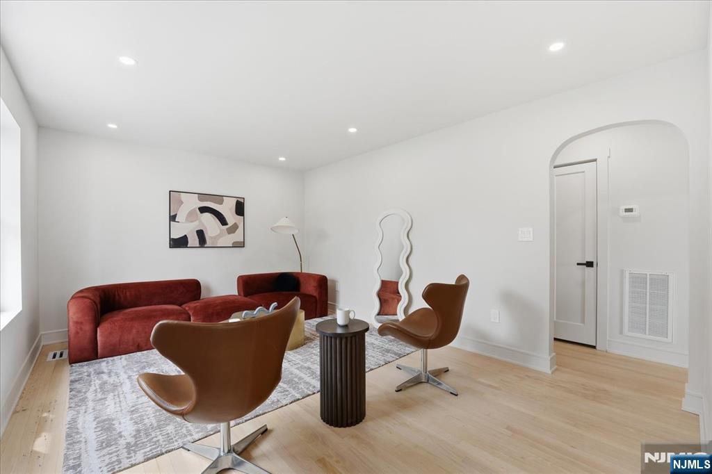 180 Sheridan Avenue - Photo 4