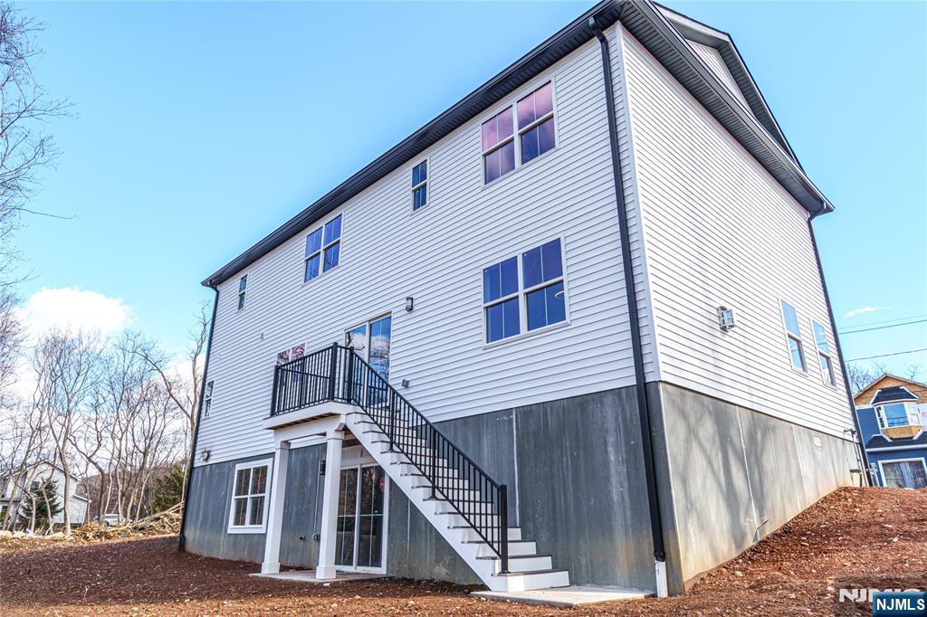 15 Walker Avenue - Photo 3