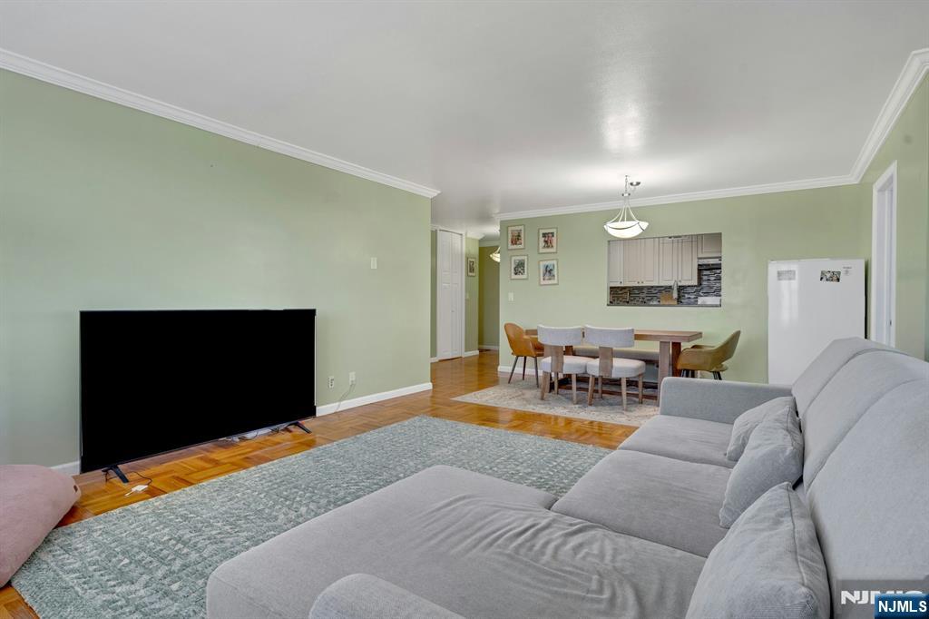 2000 Linwood Avenue 16J - Photo 1