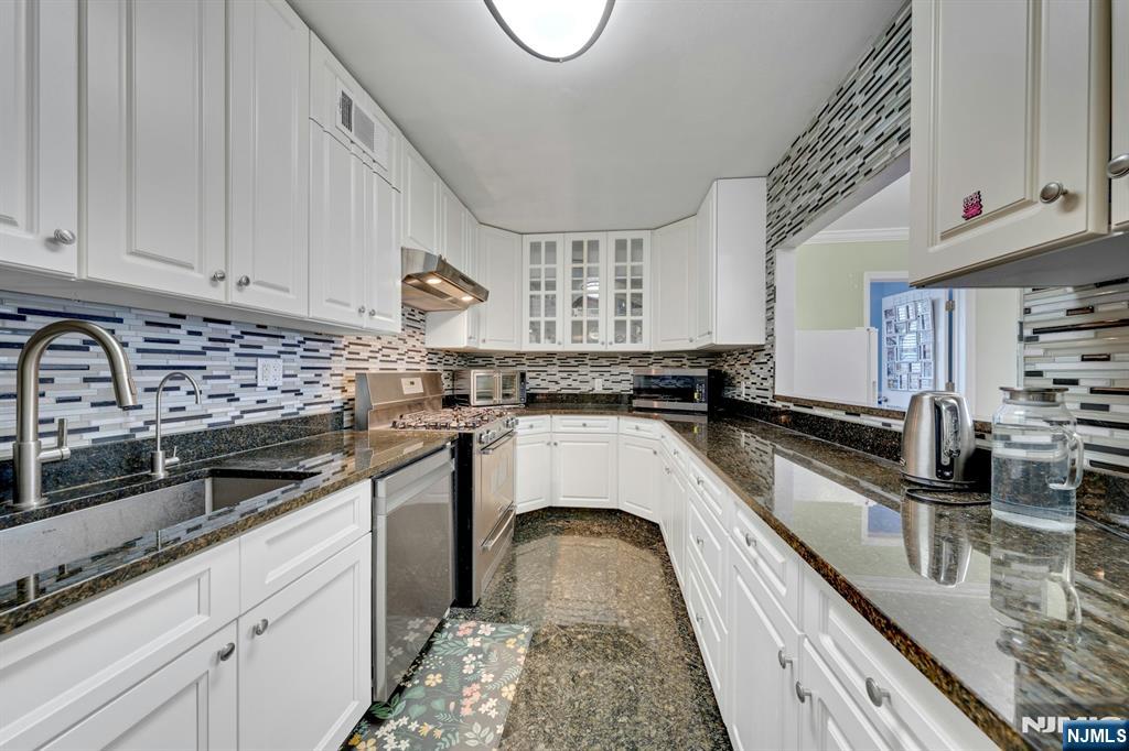 2000 Linwood Avenue 16J - Photo 2