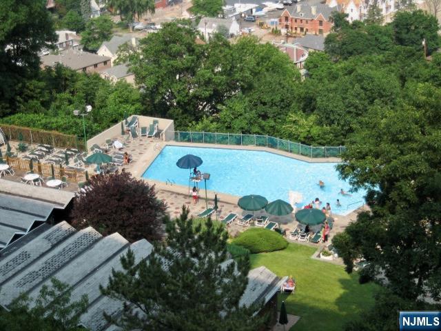 4 Horizon Road, #G-3, Fort Lee, NJ 07024 Listing Photo  5