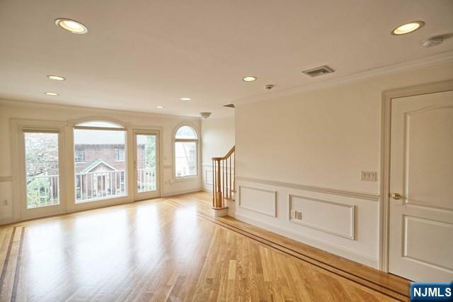 696 Undercliff Avenue - Photo 3