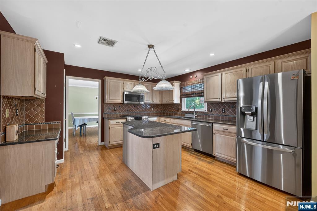 690 William Bliss Drive, New Milford, NJ 07646 Listing Photo  12