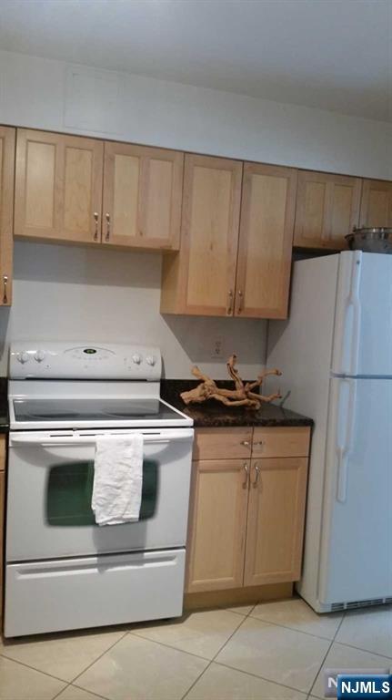 1111 River Road C8 - Photo 3