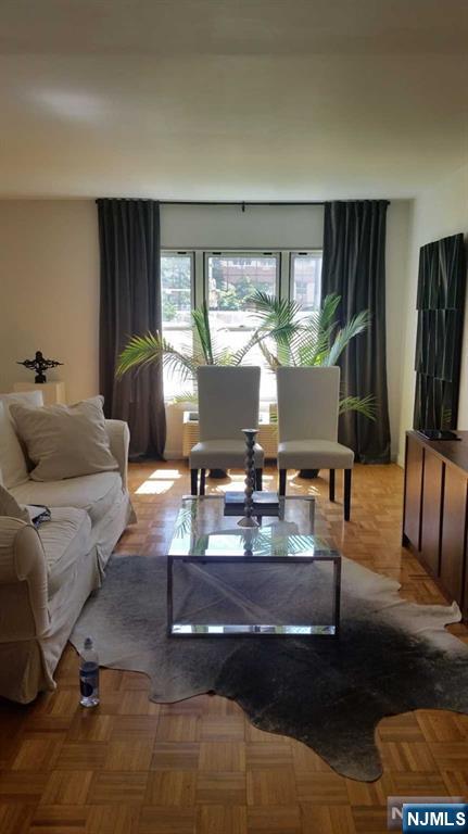 4th image of 1111 River Rd, Edgewater, NJ 07020