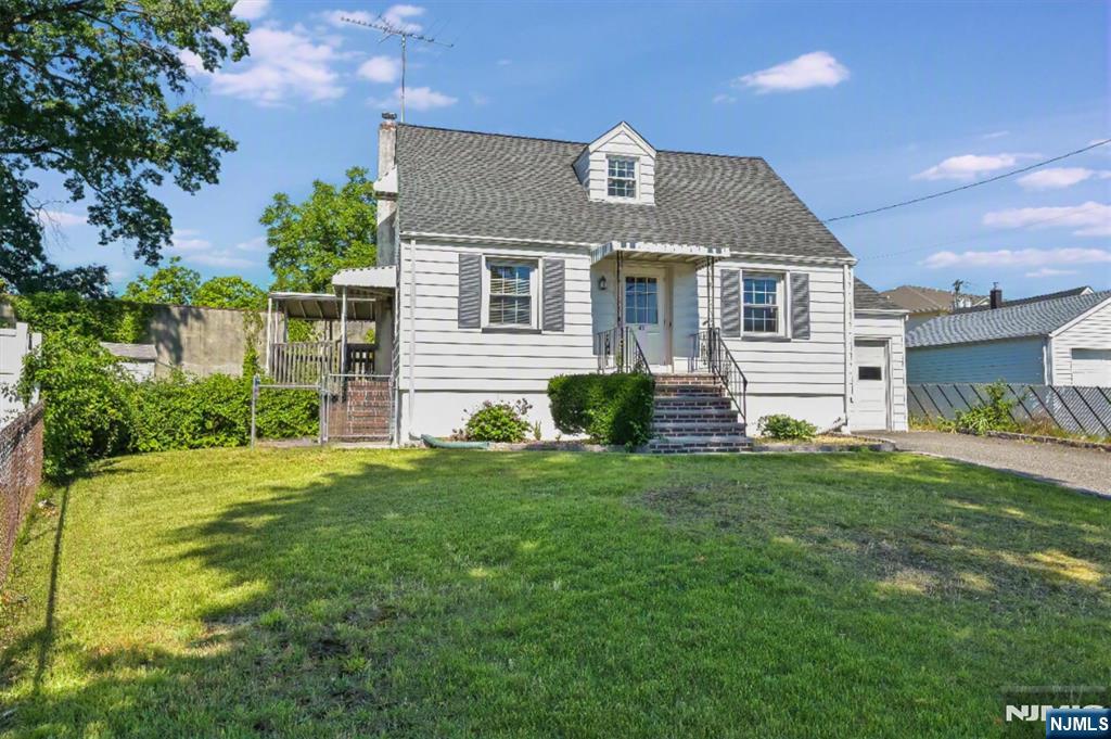 43 Urma Pl, Saddle Brook, NJ 07663
