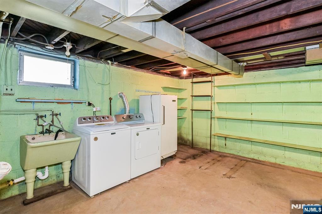 43 Urma Pl, Saddle Brook, NJ 07663