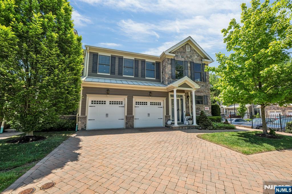 <p>Listings That Reflect Our Standards</p>