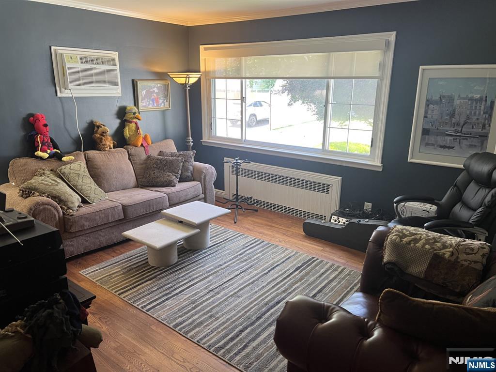 2 Davis Dr, Lodi, NJ 07644