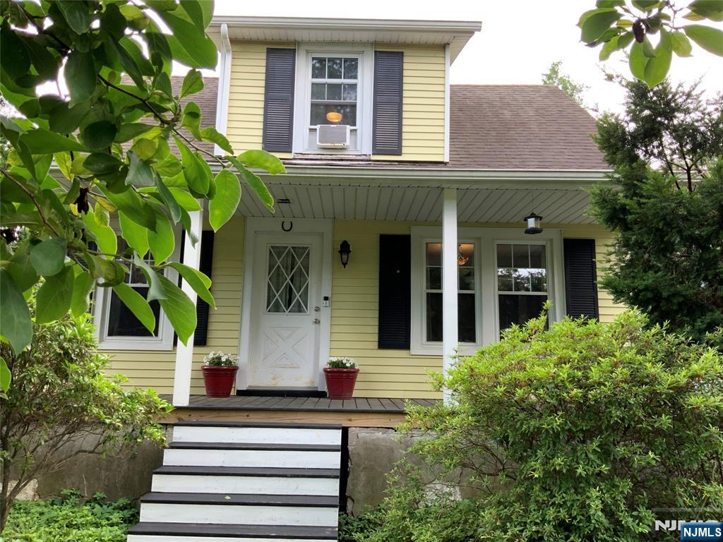 Homes for sale in Wyckoff, NJ | 210 Franklin Ave, Wyckoff, NJ 07481 | MLS# 26020111