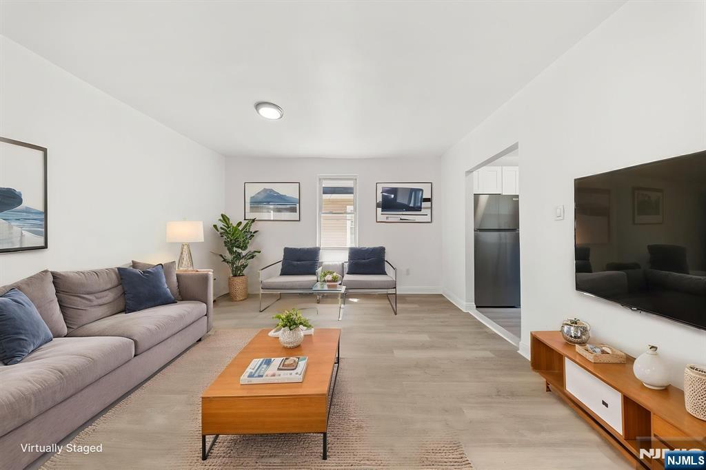 130 Park Avenue 2L - Photo 2
