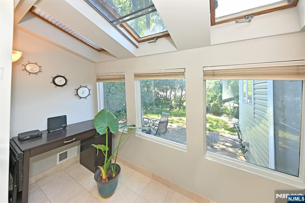 738 Grant Avenue — photo 14